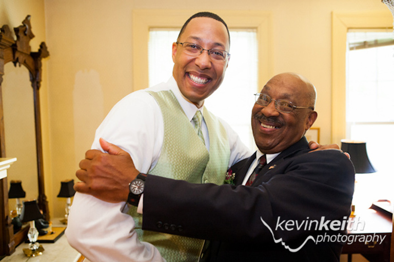 Jennifer and Richard's Southmoreland Inn Wedding on the Kansas City Country Club Plaza by Overland Park Wedding Photographer Kevin Keith Photography 11