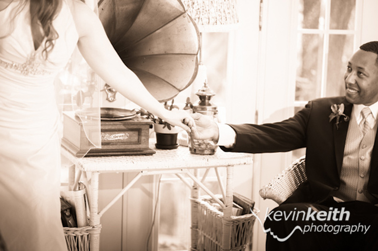 Jennifer and Richard's Southmoreland Inn Wedding on the Kansas City Country Club Plaza by Overland Park Wedding Photographer Kevin Keith Photography 41